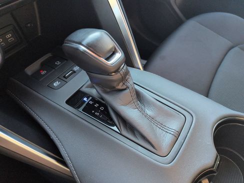 Certified 2023 Toyota Venza LE AWD/4WD image 24