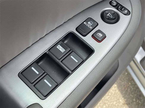 Used 2010 Honda Odyssey EX-L image 17