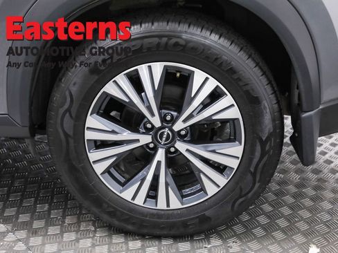 Used 2022 Nissan Rogue SV AWD/4WD image 34