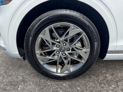 Used 2025 Genesis GV70 2.5T image 8