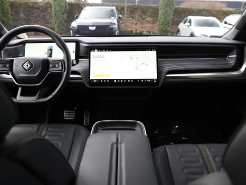 Used 2023 Rivian R1S Adventure image 17