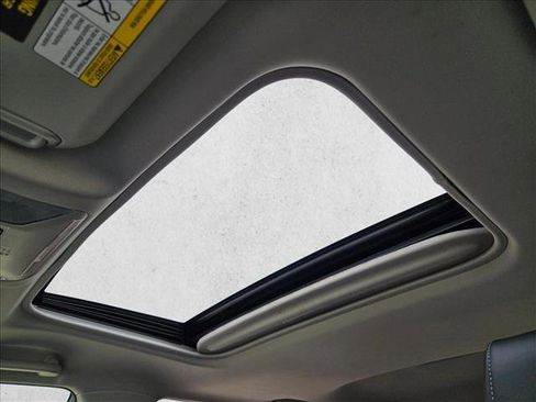 Used 2020 Toyota RAV4 Limited image 16