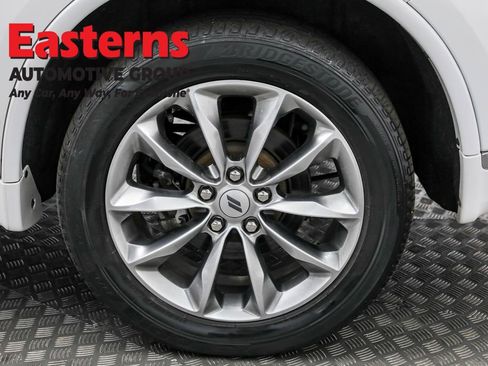 Used 2021 Dodge Durango SXT image 32