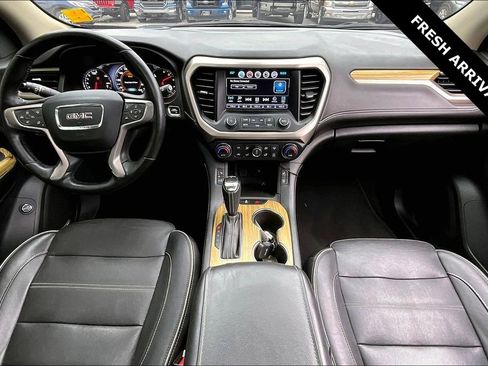 Used 2019 GMC Acadia Denali w/ Technology Package FWD image 7