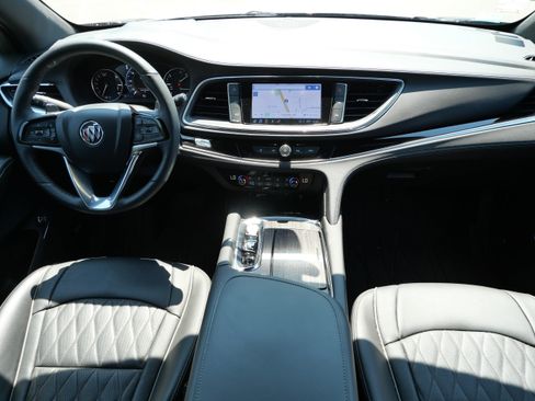 Used 2023 Buick Enclave Avenir w/ Avenir Technology Package AWD/4WD image 10