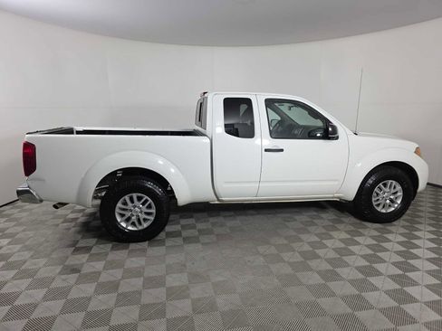 Used 2019 Nissan Frontier SV image 7