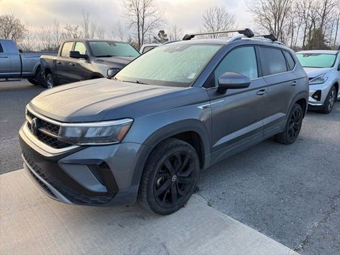 Used 2023 Volkswagen Taos SE image 5