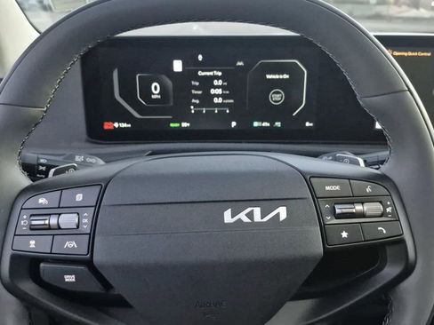 New 2025 Kia EV6 Light w/ Light LR Technology Package image 18