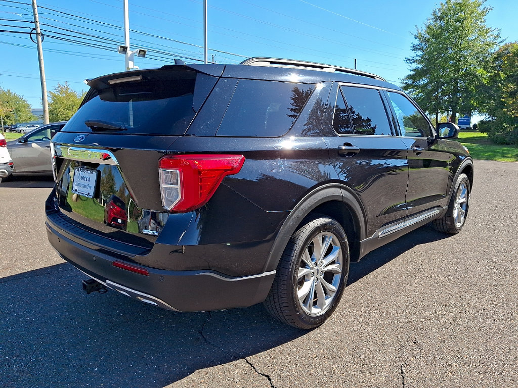 Used 2020 Ford Explorer XLT w/ Equipment Group 202A AWD/4WD image 9