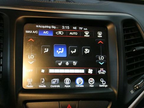 Used 2016 Jeep Cherokee Limited w/ Luxury Group AWD/4WD image 25