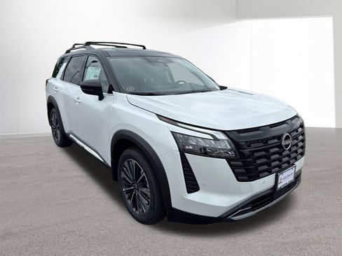 New 2026 Nissan Pathfinder Platinum AWD/4WD image 3