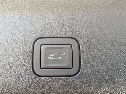 New 2026 Chevrolet Suburban High Country AWD/4WD image 31
