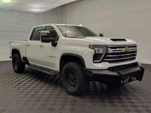 Used 2024 Chevrolet Silverado 2500 LTZ image 7
