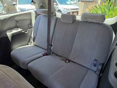 Used 2016 Toyota Sienna LE FWD image 22