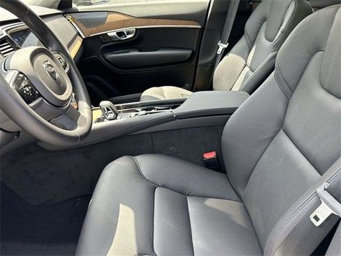 New 2024 Volvo XC90 B6 Plus w/ Protection Package Premier image 19