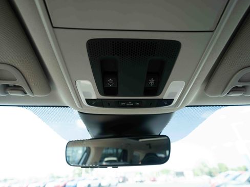 Used 2025 Honda Pilot Elite image 18