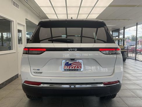 Used 2024 Jeep Grand Cherokee Limited 4xe image 6