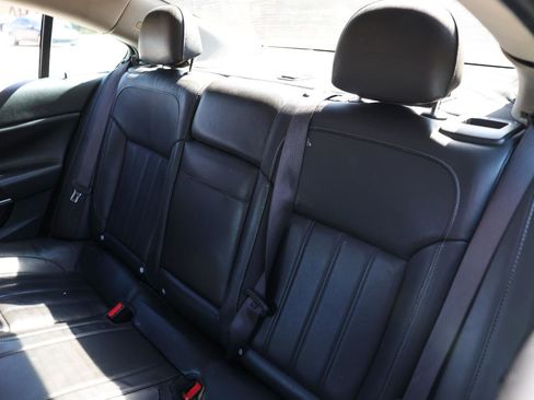 Used 2013 Buick Regal Premium image 8