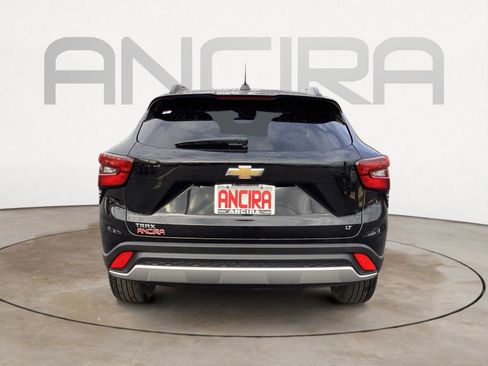 Used 2025 Chevrolet Trax LT image 13