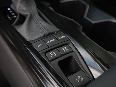 Used 2026 Toyota Camry LE w/ Convenience Package image 12