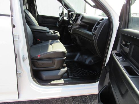 Used 2022 RAM 3500 Tradesman RWD image 13