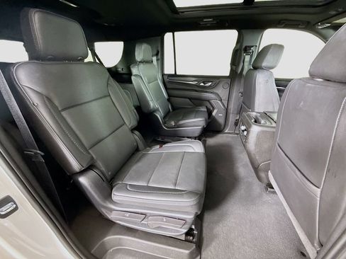 Used 2022 GMC Yukon XL Denali AWD/4WD image 29