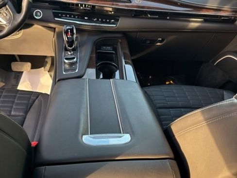 Certified 2021 Cadillac Escalade ESV Premium Luxury Platinum image 30