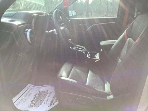 Used 2023 Chevrolet Colorado Z71 w/ Z71 Convenience Package 2 image 10