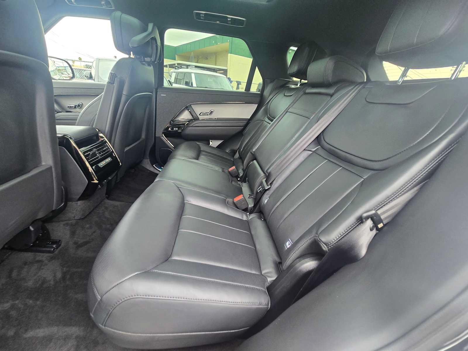 New 2027 Land Rover Range Rover Sport SE AWD/4WD image 18