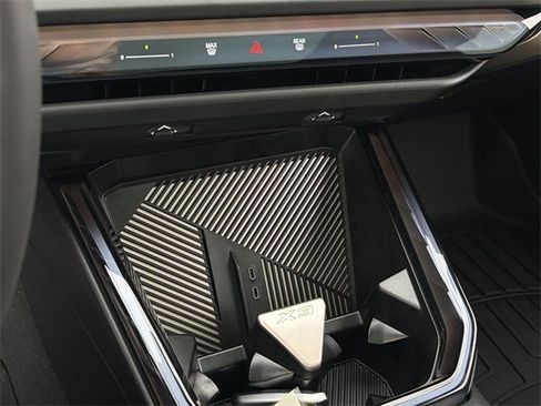 Used 2025 BMW X3 xDrive30i w/ Premium Package image 28