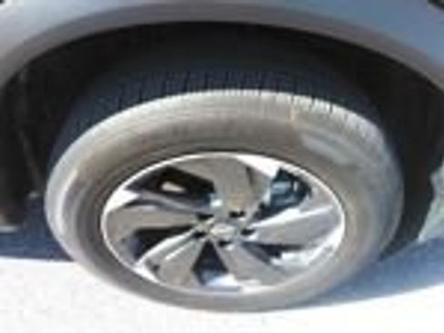 Used 2025 Nissan Rogue SV image 11