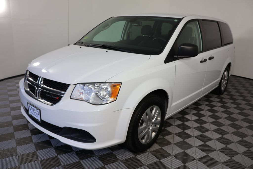 Used 2019 Dodge Grand Caravan SE FWD image 4