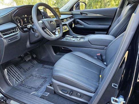 New 2026 INFINITI QX60 Luxe w/ Family Package image 7