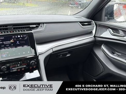 Used 2023 Jeep Grand Cherokee Altitude AWD/4WD image 25