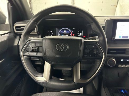 Used 2025 Toyota 4Runner SR5 image 18