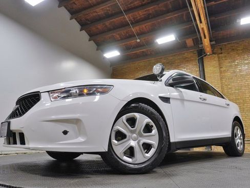 Used 2018 Ford Taurus Police Interceptor AWD image 3