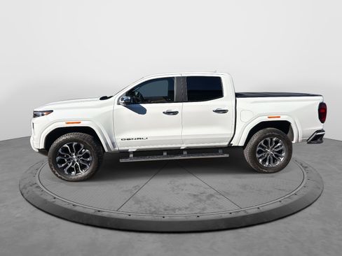 Used 2024 GMC Canyon Denali image 5