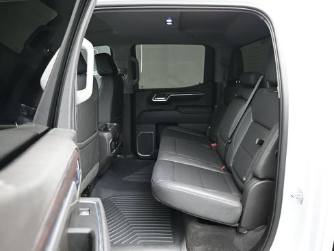 Used 2023 GMC Sierra 1500 SLT AWD/4WD image 11