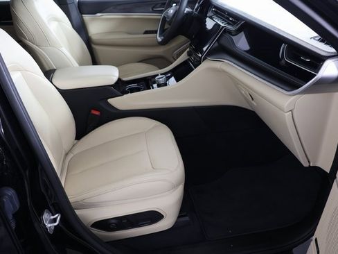 Used 2023 Jeep Grand Cherokee 4WD 4xe image 23