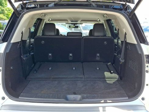 Used 2024 Nissan Pathfinder SL AWD/4WD image 32