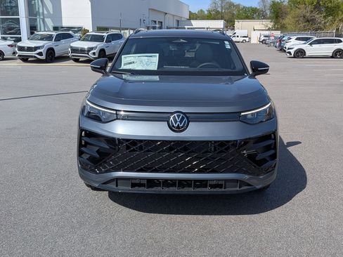 New 2026 Volkswagen Tiguan SE R-Line AWD/4WD image 8