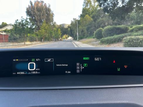 Used 2017 Toyota Prius Prime Plus w/ Carpet Mat Package FWD image 37
