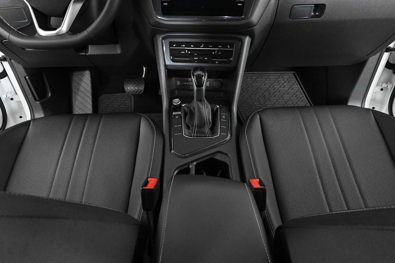 Certified 2022 Volkswagen Tiguan SE FWD image 15