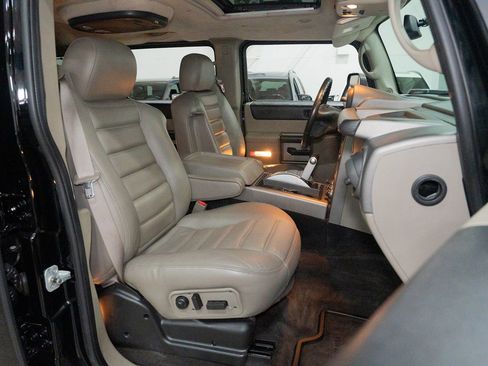 Used 2003 HUMMER H2 w/ Preferred Equipment Group image 44