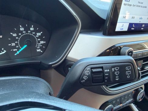 Used 2022 Ford Escape SE w/ Convenience Package FWD image 32