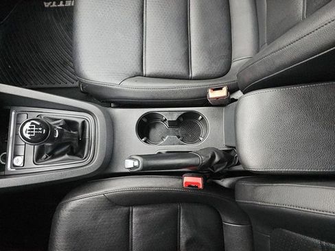 Used 2017 Volkswagen Jetta SE image 15