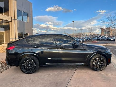 Used 2023 BMW X4 xDrive30i w/ M Sport Package image 9