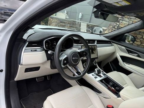 Certified 2022 Jaguar F-PACE SVR image 21