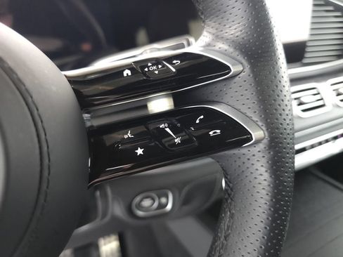 Used 2024 Mercedes-Benz GLS 450 4MATIC image 13