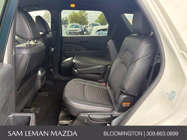 Used 2025 Nissan Pathfinder Rock Creek AWD/4WD image 16